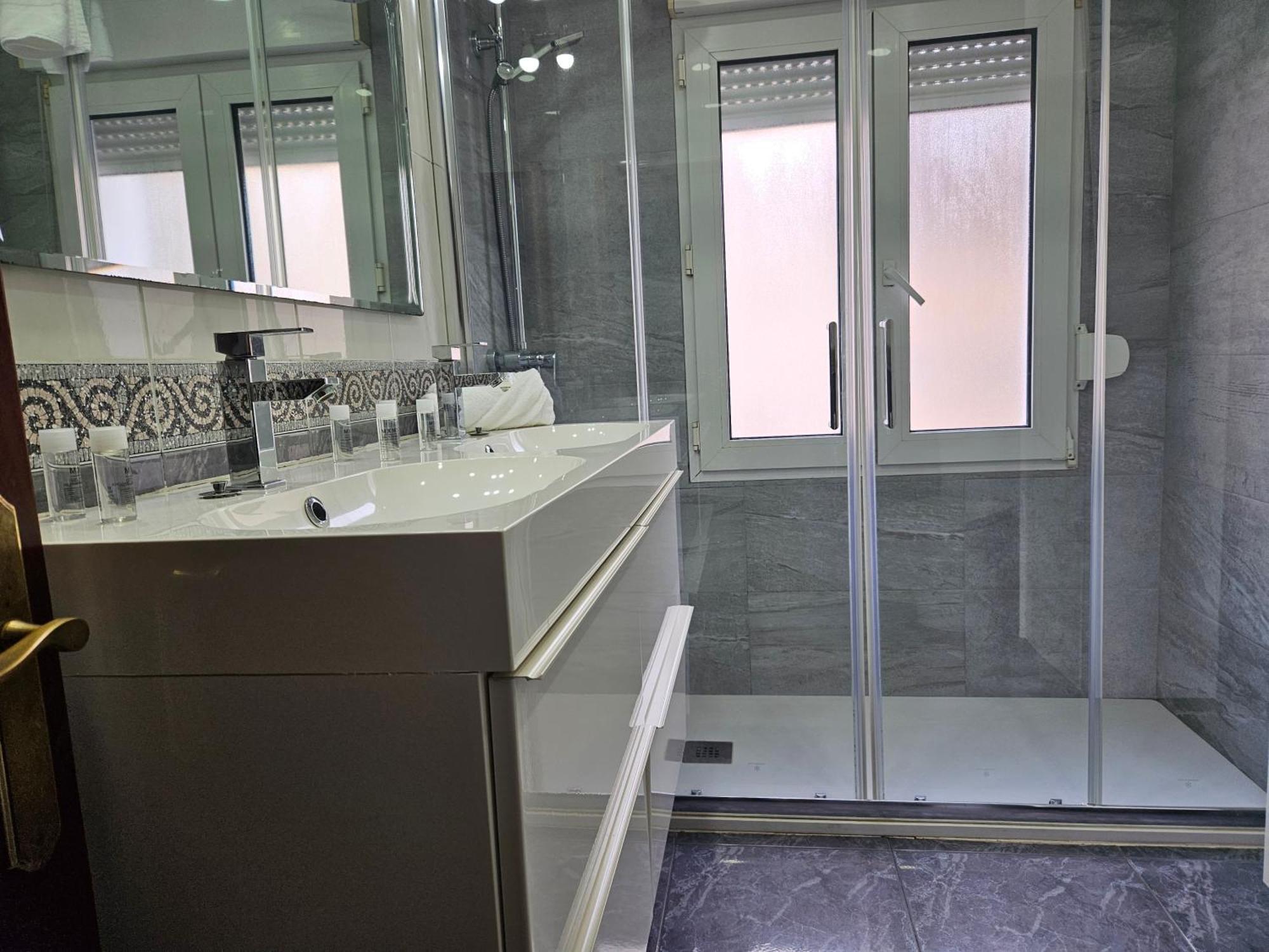 127A Apartamento 3 Habitaciones Cerca De La Playa Χιχόν Εξωτερικό φωτογραφία