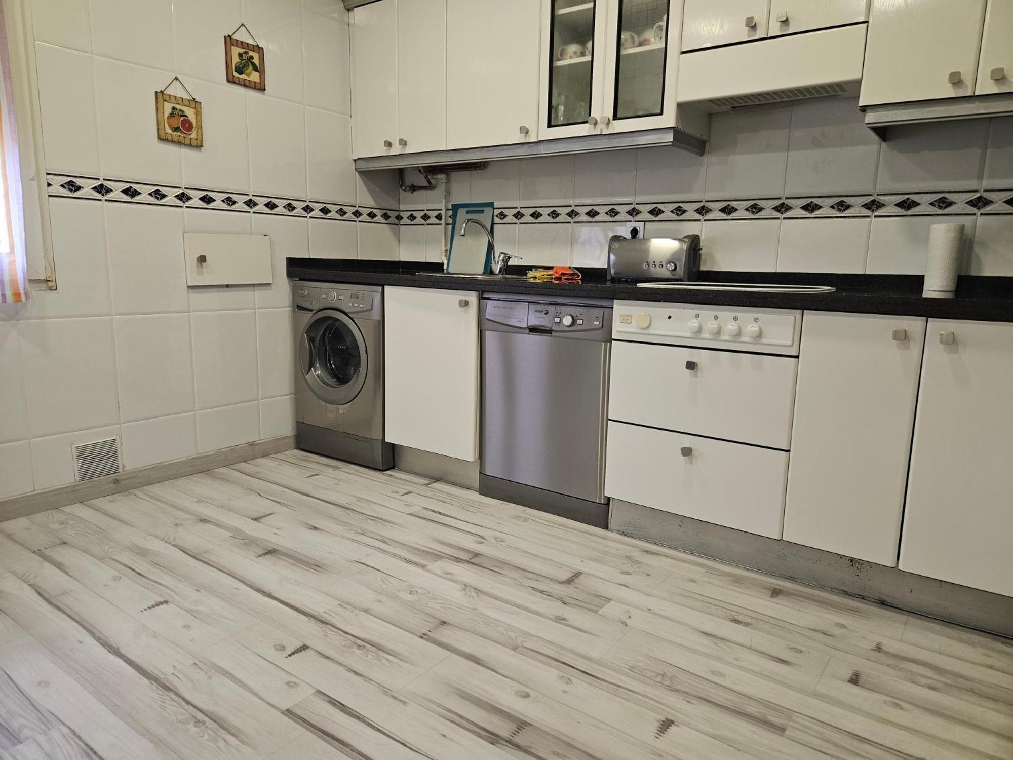127A Apartamento 3 Habitaciones Cerca De La Playa Χιχόν Εξωτερικό φωτογραφία